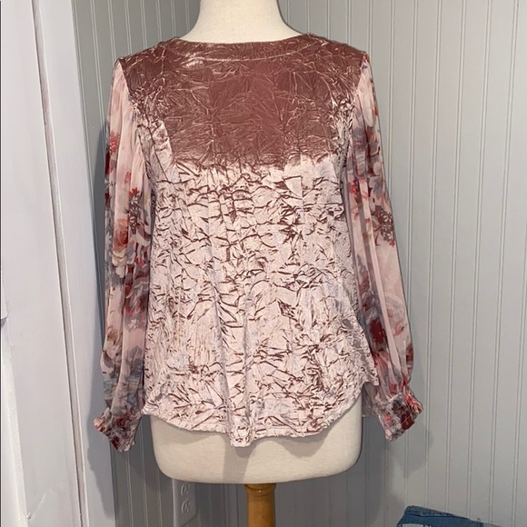 Anthropologie Tops - Meadow Rue Anthro Crushed Velvet Floral Top